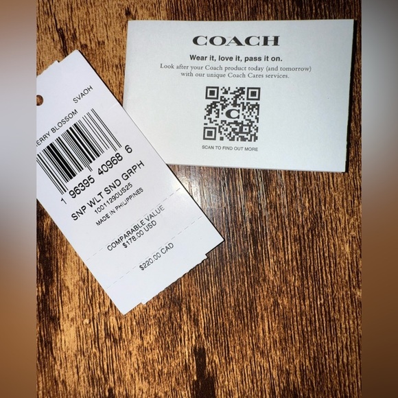 NEW! Coach Corner Zip Wristlet With Cherry Print Wristlet Clutch Wallet 🍒 - Picture 16 of 17